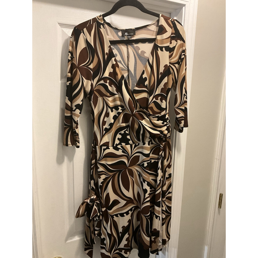 AB STUDIO WRAP TIE SASH KNEE LENGTH DRESS. MEDIUM